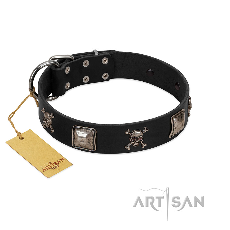 "Sea Rover" Embellished FDT Artisan Black Leather Newfoundland Collar with Chrome Plated Crossbones and Plates - Click Image to Close